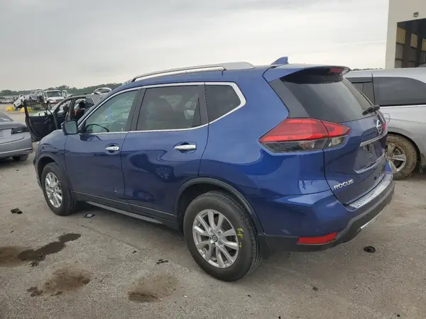 5N1AT2MV4HC760838 2017 NISSAN ROGUE - Image 2