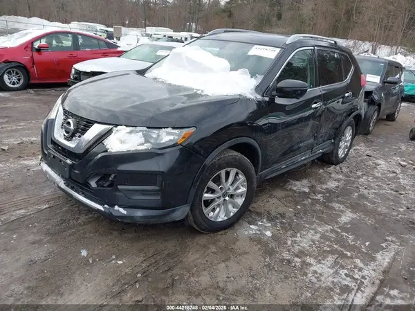 5N1AT2MV4HC761052 2017 NISSAN ROGUE - Image 2