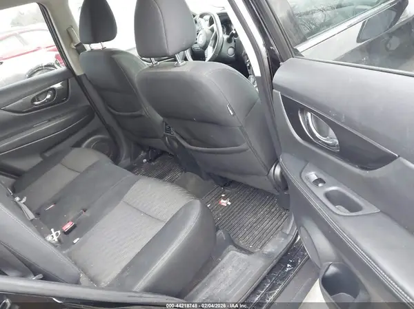 5N1AT2MV4HC761052 2017 NISSAN ROGUE - Image 8