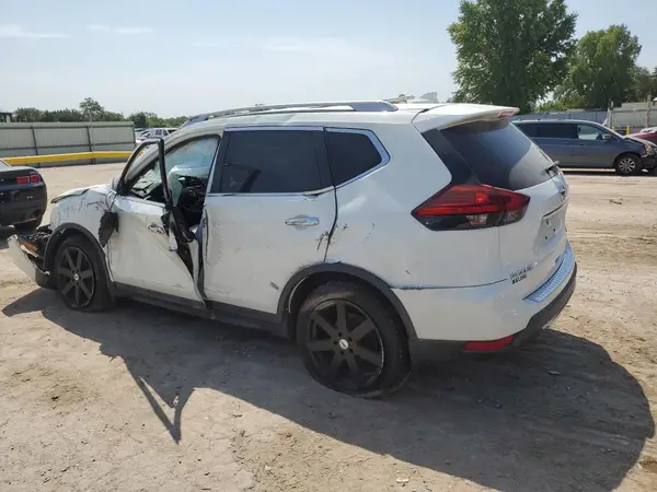 5N1AT2MV4HC762332 2017 NISSAN ROGUE - Image 2