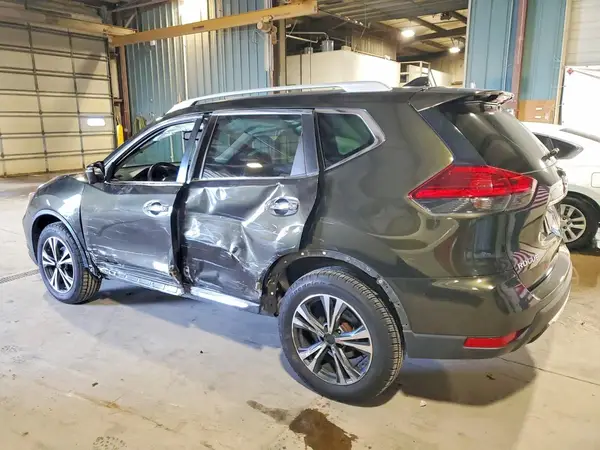 5N1AT2MV4HC762976 2017 NISSAN ROGUE - Image 2