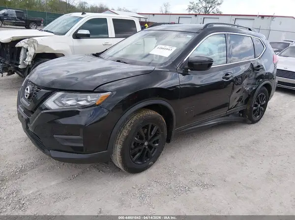 5N1AT2MV4HC763383 2017 NISSAN ROGUE - Image 2