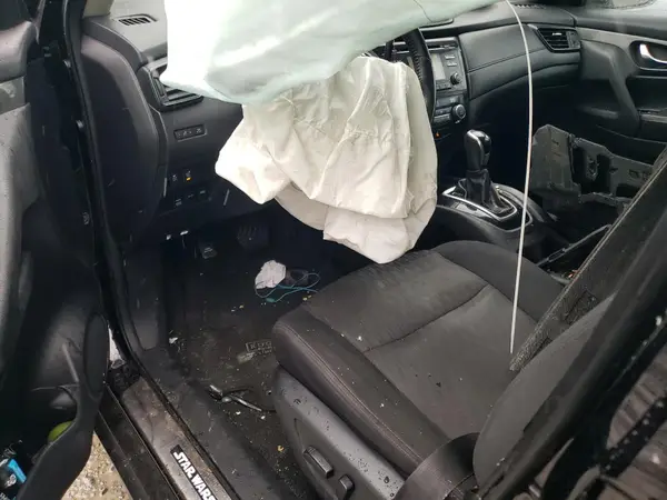 5N1AT2MV4HC763416 2017 NISSAN ROGUE - Image 8
