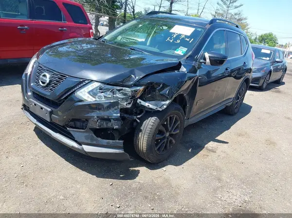 5N1AT2MV4HC763674 2017 NISSAN ROGUE - Image 2