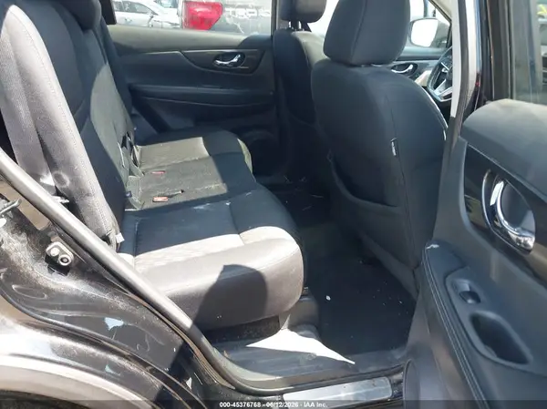 5N1AT2MV4HC763674 2017 NISSAN ROGUE - Image 8