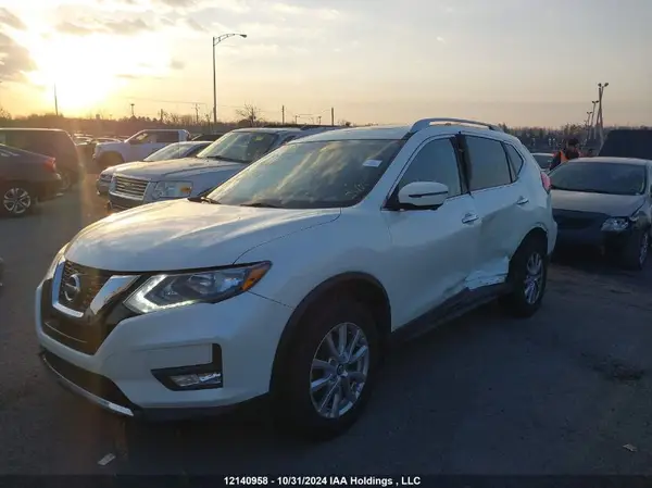 5N1AT2MV4HC765781 2017 NISSAN ROGUE - Image 2