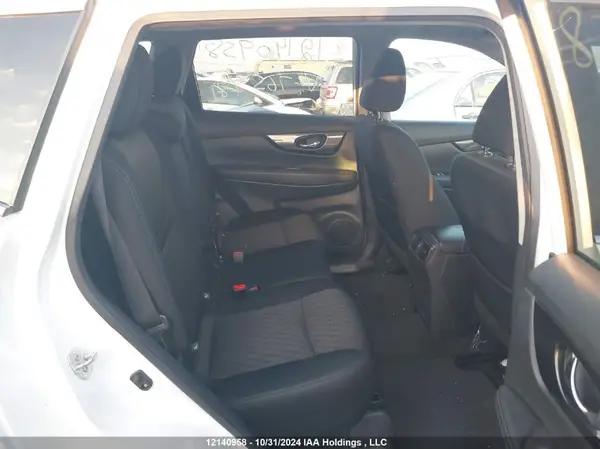 5N1AT2MV4HC765781 2017 NISSAN ROGUE - Image 8