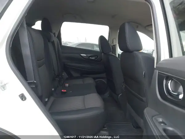 5N1AT2MV4HC765957 2017 NISSAN ROGUE - Image 8