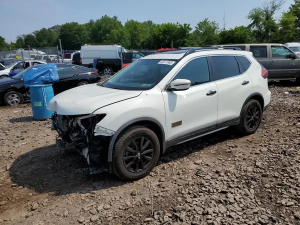 5N1AT2MV4HC766932 2017 NISSAN ROGUE - Image 1