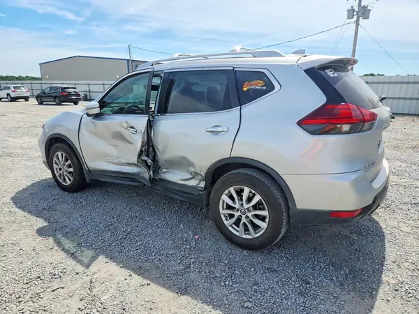 5N1AT2MV4HC767191 2017 NISSAN ROGUE - Image 2