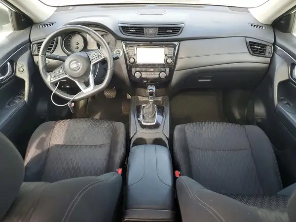 5N1AT2MV4HC767790 2017 NISSAN ROGUE - Image 8