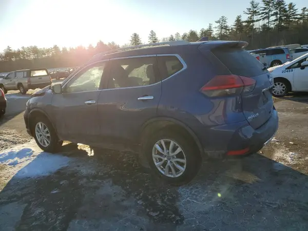 5N1AT2MV4HC771905 2017 NISSAN ROGUE - Image 2
