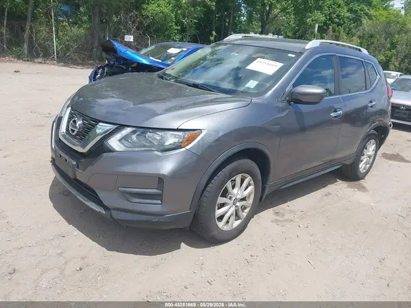 5N1AT2MV4HC773539 2017 NISSAN ROGUE - Image 2