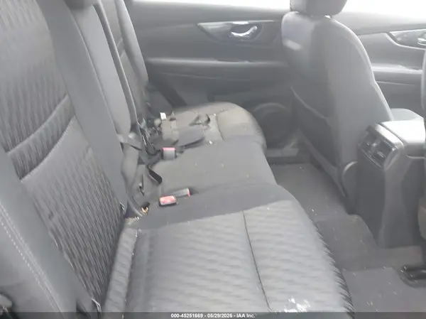 5N1AT2MV4HC773539 2017 NISSAN ROGUE - Image 8