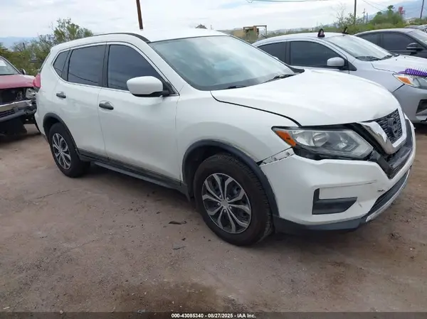 5N1AT2MV4HC774352 2017 NISSAN ROGUE - Image 1