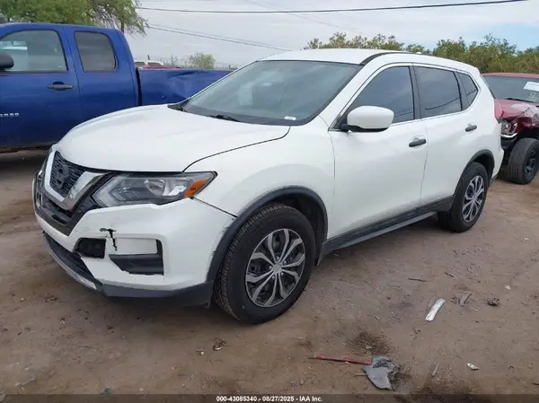 5N1AT2MV4HC774352 2017 NISSAN ROGUE - Image 2