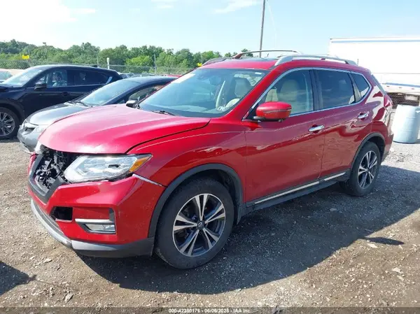 5N1AT2MV4HC778305 2017 NISSAN ROGUE - Image 2