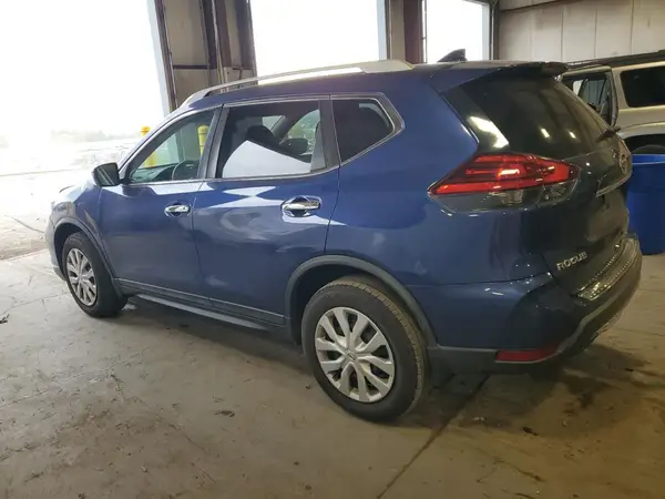 5N1AT2MV4HC781575 2017 NISSAN ROGUE - Image 2