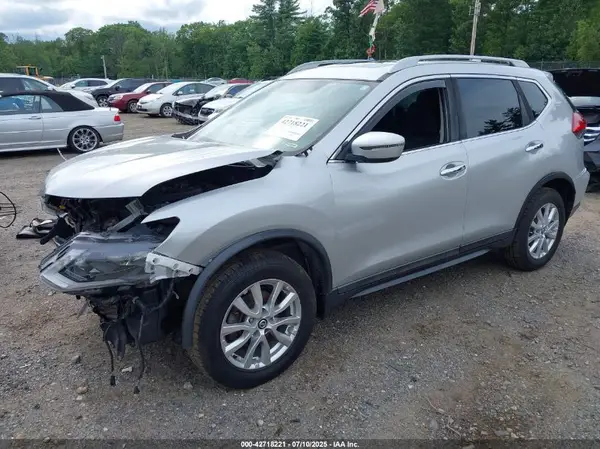 5N1AT2MV4HC781625 2017 NISSAN ROGUE - Image 2