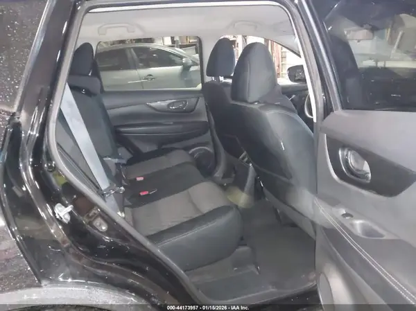 5N1AT2MV4HC782791 2017 NISSAN ROGUE - Image 8