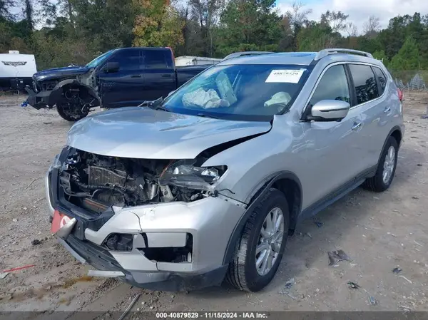 5N1AT2MV4HC783049 2017 NISSAN ROGUE - Image 2
