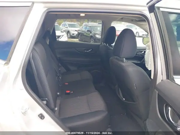 5N1AT2MV4HC783049 2017 NISSAN ROGUE - Image 8