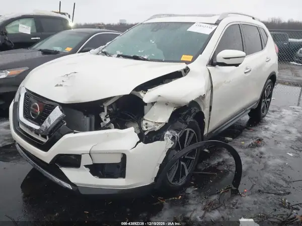5N1AT2MV4HC786761 2017 NISSAN ROGUE - Image 2