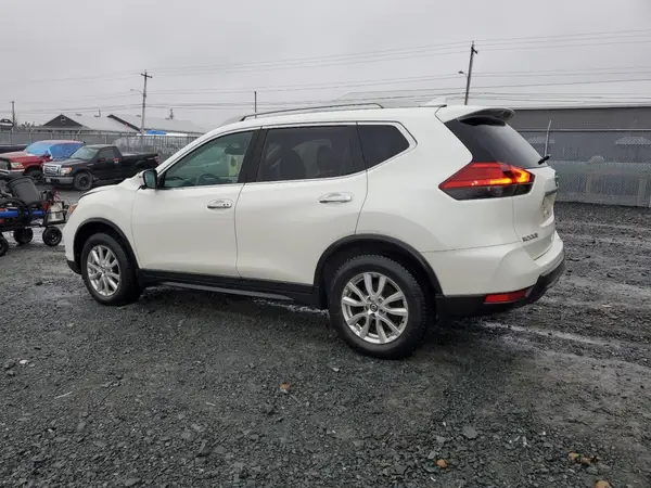 5N1AT2MV4HC787084 2017 NISSAN ROGUE - Image 2