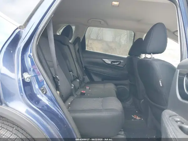 5N1AT2MV4HC789501 2017 NISSAN ROGUE - Image 8