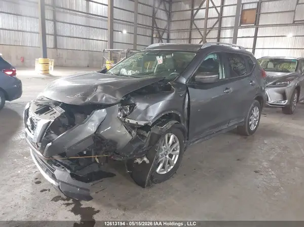5N1AT2MV4HC789871 2017 NISSAN ROGUE - Image 2