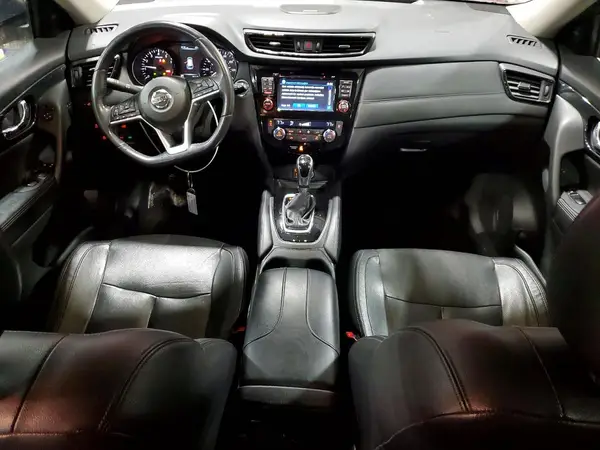 5N1AT2MV4HC793905 2017 NISSAN ROGUE - Image 8