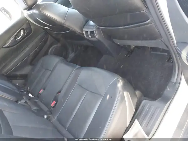 5N1AT2MV4HC796545 2017 NISSAN ROGUE - Image 8