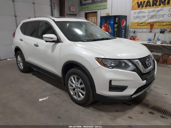 5N1AT2MV4HC798330 2017 NISSAN ROGUE - Image 1