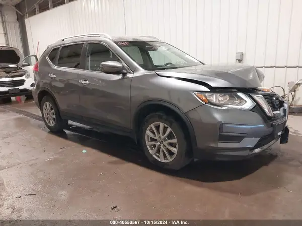5N1AT2MV4HC799865 2017 NISSAN ROGUE - Image 1