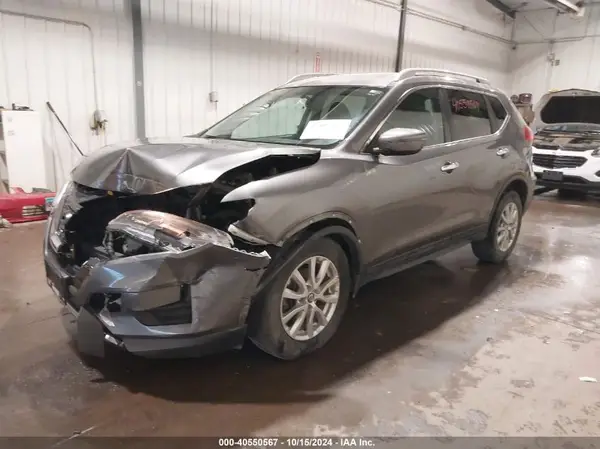 5N1AT2MV4HC799865 2017 NISSAN ROGUE - Image 2