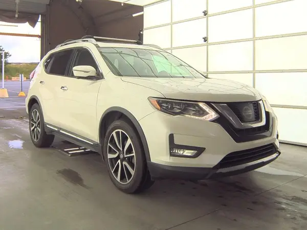 5N1AT2MV4HC801520 2017 NISSAN ROGUE - Image 1