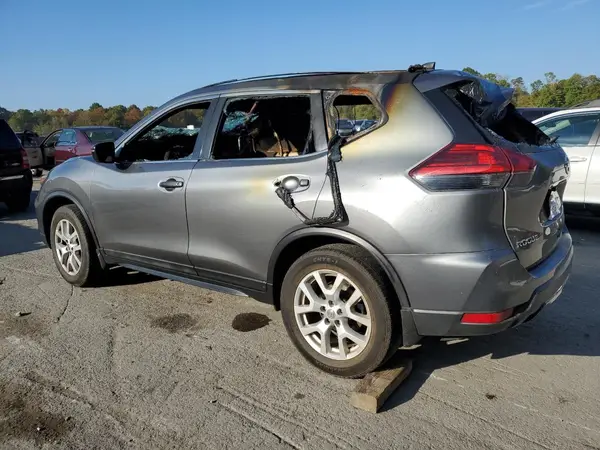 5N1AT2MV4HC802201 2017 NISSAN ROGUE - Image 2