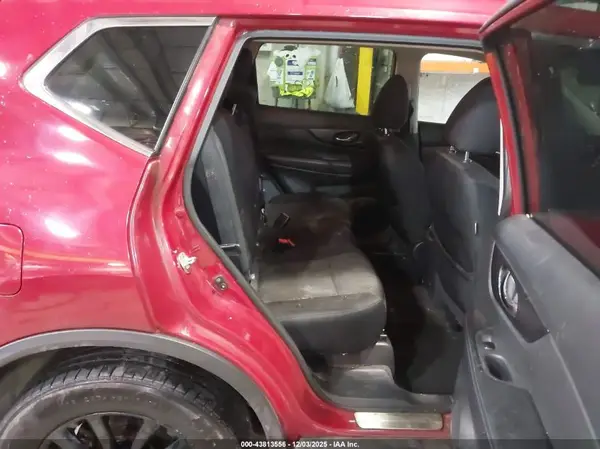 5N1AT2MV4HC803820 2017 NISSAN ROGUE - Image 8