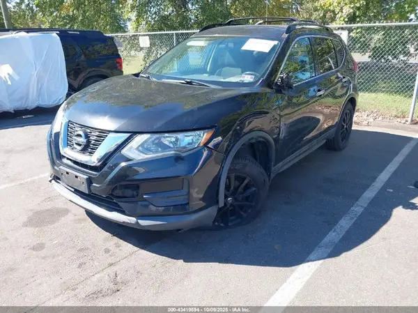 5N1AT2MV4HC805342 2017 NISSAN ROGUE - Image 2