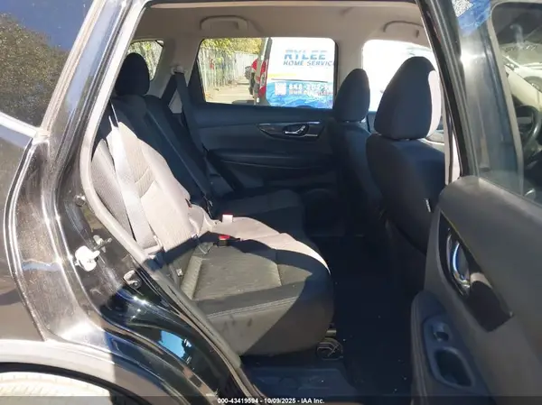 5N1AT2MV4HC805342 2017 NISSAN ROGUE - Image 8