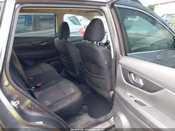 5N1AT2MV4HC806975 2017 NISSAN ROGUE - Image 8