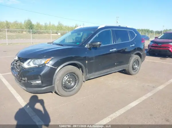 5N1AT2MV4HC810699 2017 NISSAN ROGUE - Image 2