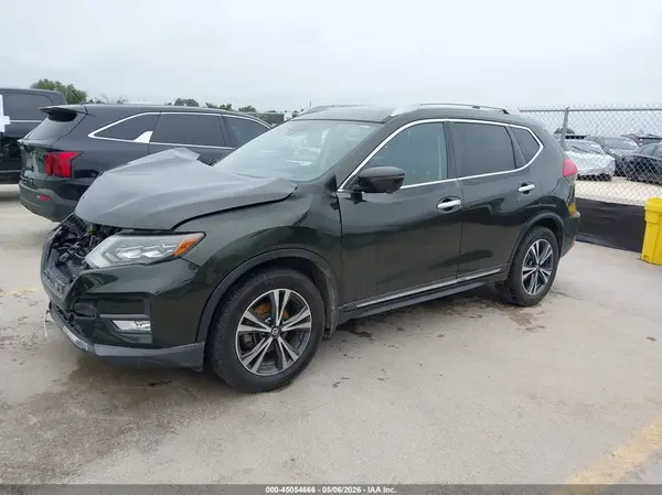 5N1AT2MV4HC811013 2017 NISSAN ROGUE - Image 2