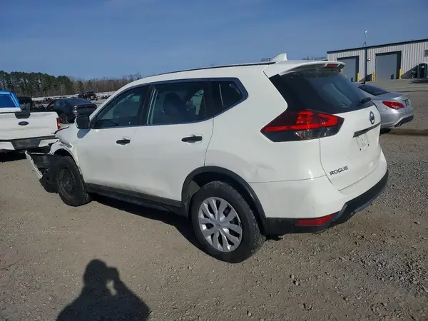 5N1AT2MV4HC814185 2017 NISSAN ROGUE - Image 2