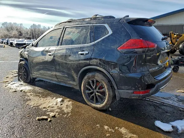 5N1AT2MV4HC815921 2017 NISSAN ROGUE - Image 2