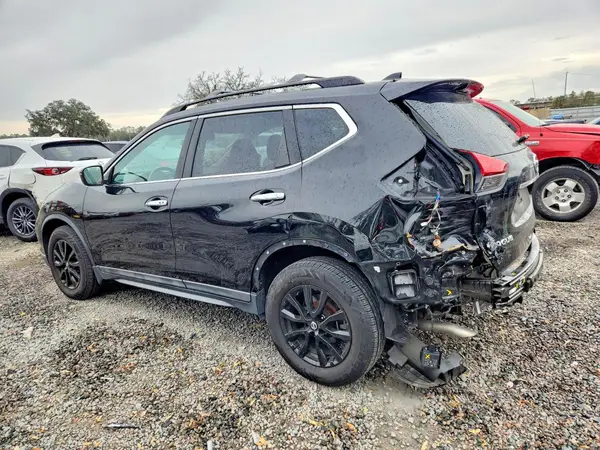 5N1AT2MV4HC816809 2017 NISSAN ROGUE - Image 2