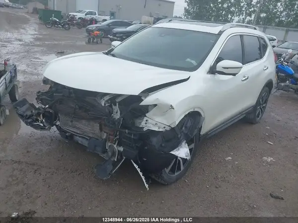 5N1AT2MV4HC817104 2017 NISSAN ROGUE - Image 2