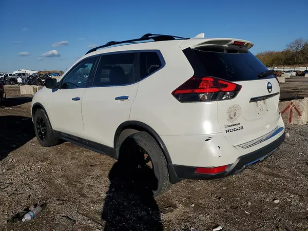 5N1AT2MV4HC818012 2017 NISSAN ROGUE - Image 2