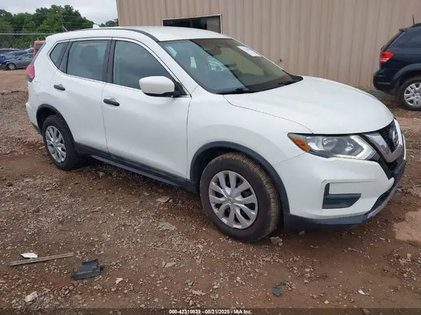 5N1AT2MV4HC818334 2017 NISSAN ROGUE - Image 1