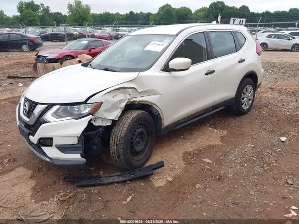 5N1AT2MV4HC818334 2017 NISSAN ROGUE - Image 2